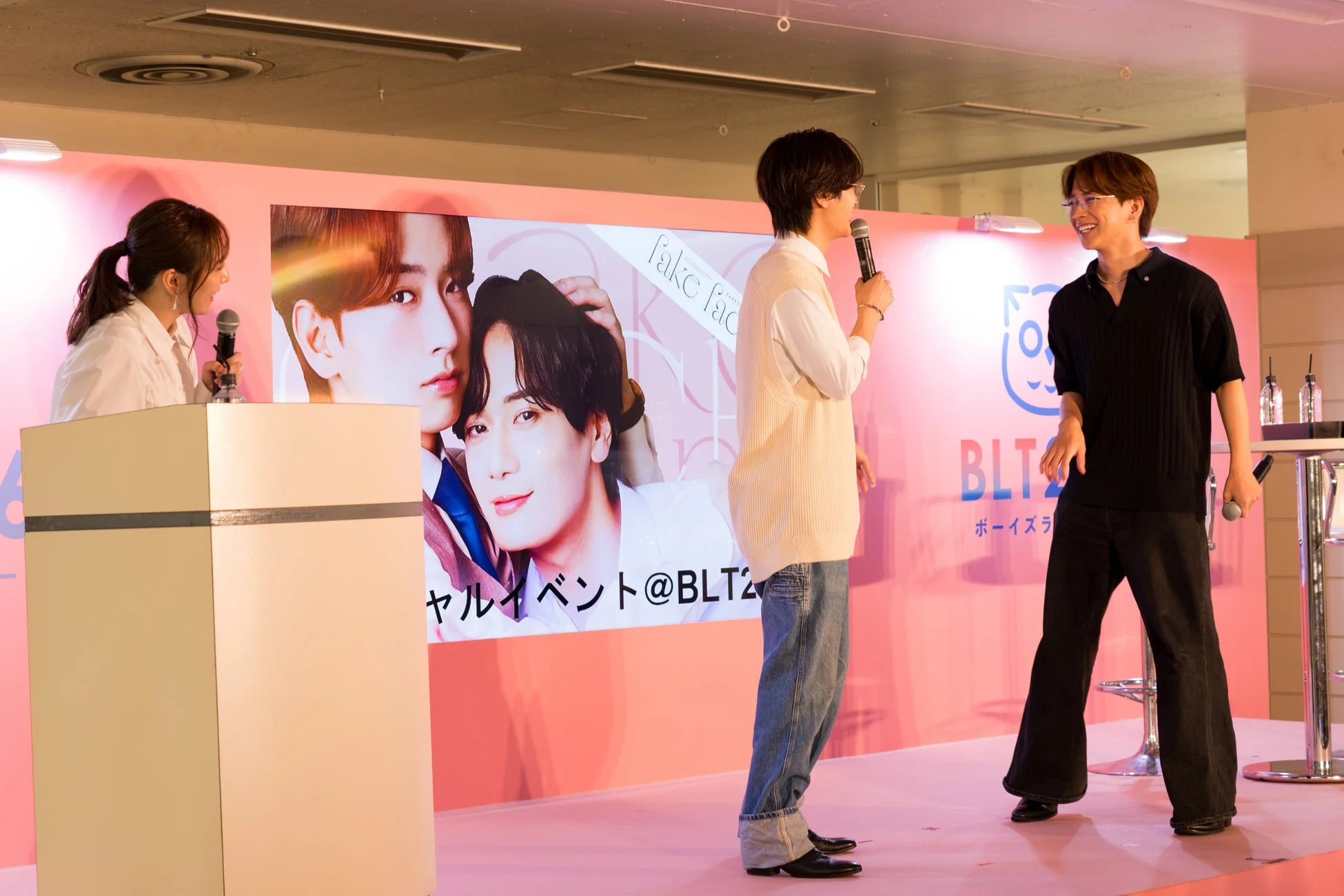堀海登さんと佐藤友祐さん、MCの森遥香さんが登壇する様子