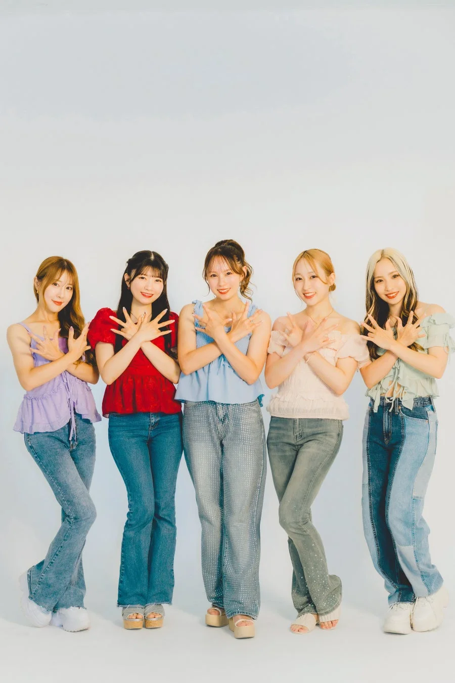 Chu-Z members posing