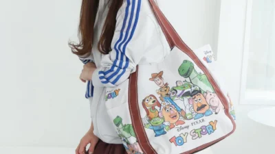 【トイ・ストーリーファン歓喜！】日常使いにぴったりな「バルーントートバッグ」が新登場！推し活がもっと楽しくなる予感！