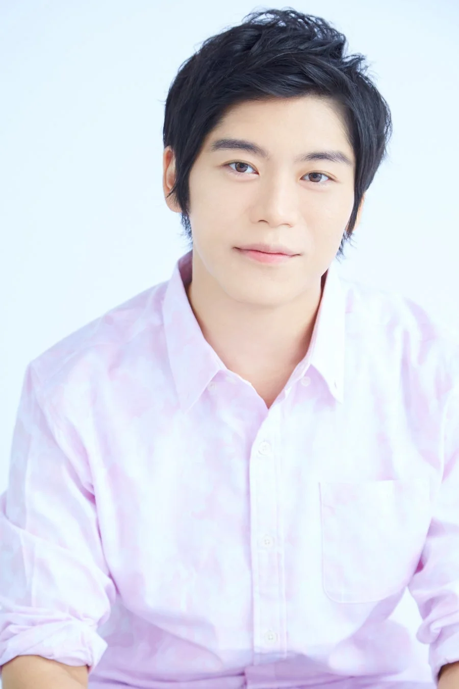 人物,男性,若い,笑顔,ポートレート,スタジオ撮影,ピンクのシャツ,アジア人,モデル