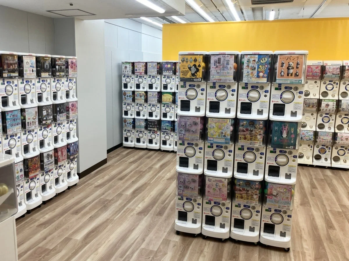 広々としたカプセルトイフロア