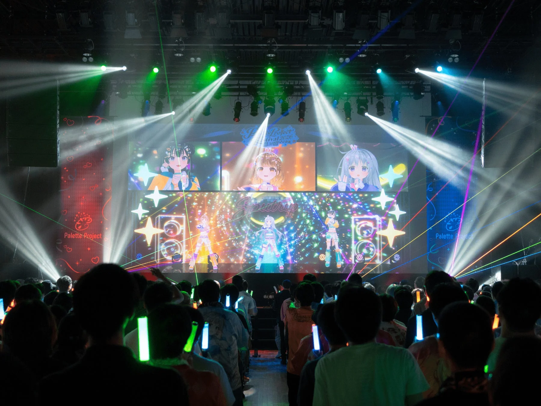 コンサート、ライブ、バーチャルアイドル、VTuber、ステージ、観客、ペンライト、イベント、音楽、Palette Project、Soutrip、プロジェクションマッピング