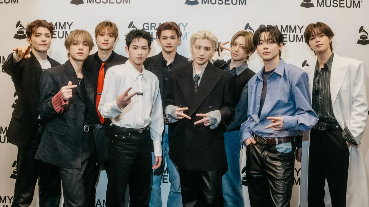 &TEAM、アメリカ初上陸で大旋風！グラミー・ミュージアムからKCON LAまで、パフォーマンスモンスターが魅せた感動の軌跡と、待ち遠しいカムバック情報！