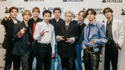 &TEAM、アメリカ初上陸で大旋風！グラミー・ミュージアムからKCON LAまで、パフォーマンスモンスターが魅せた感動の軌跡と、待ち遠しいカムバック情報！