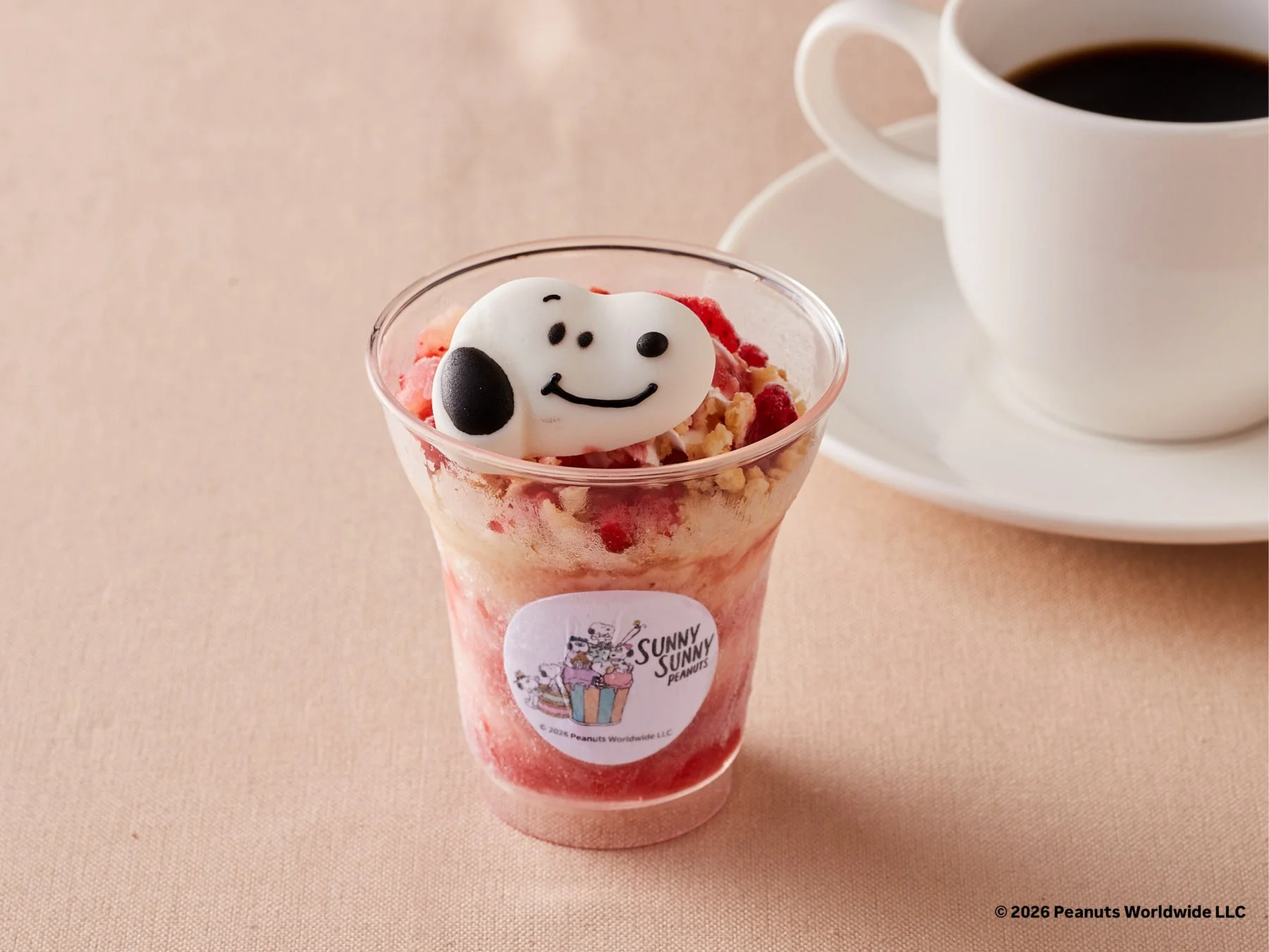 スヌーピーパフェとコーヒー