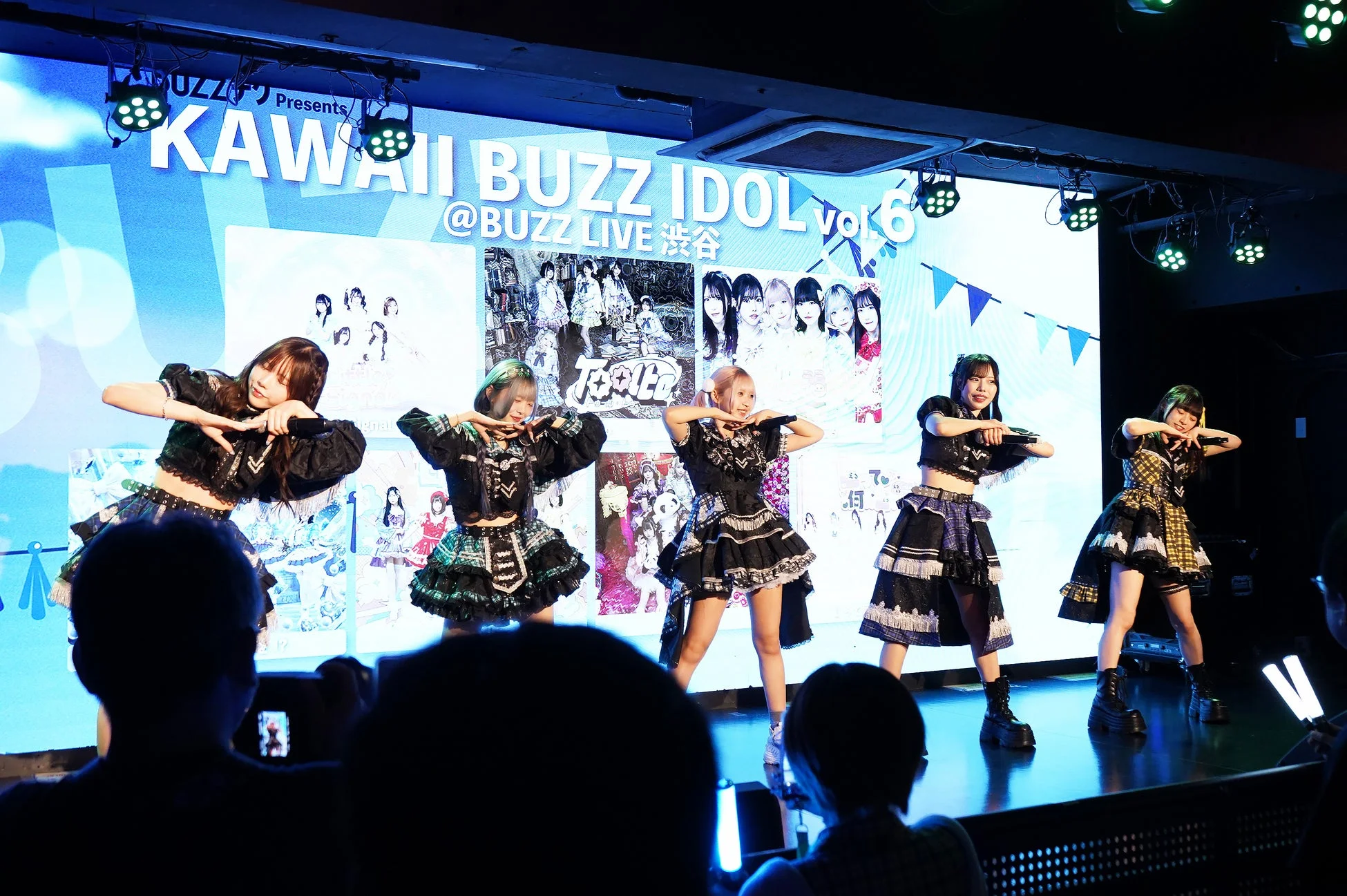 笑う門には福来たるのライブパフォーマンス