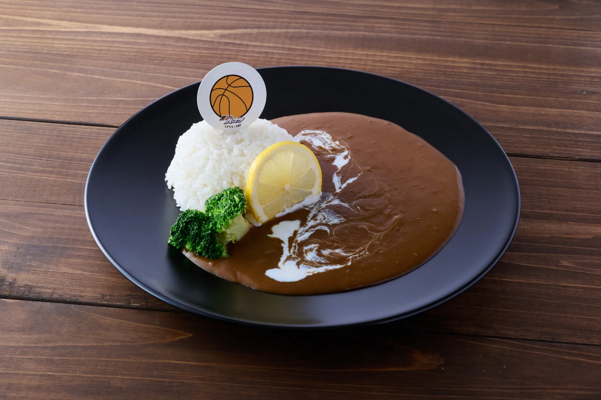カレーライスとパフェのイメージ