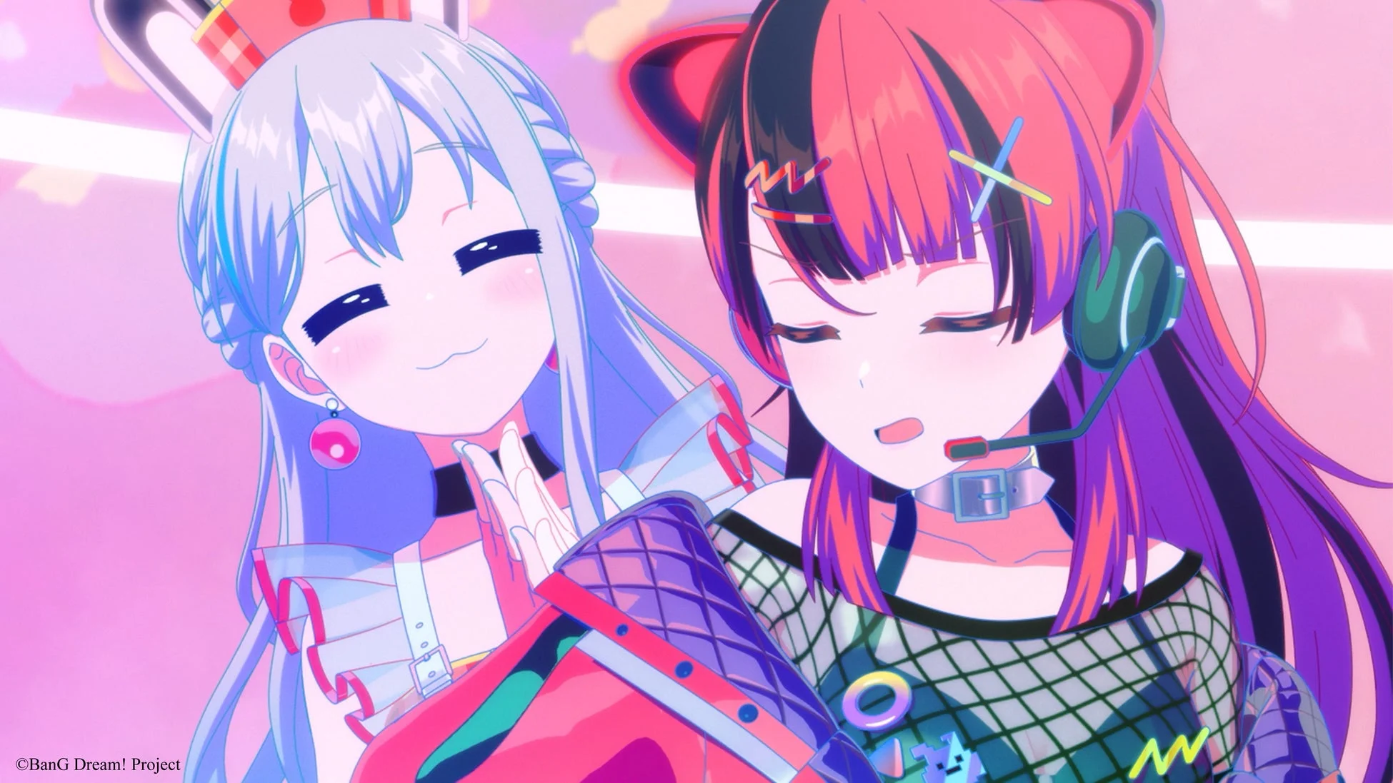 二人の少女、笑顔、ヘッドホン、うさ耳