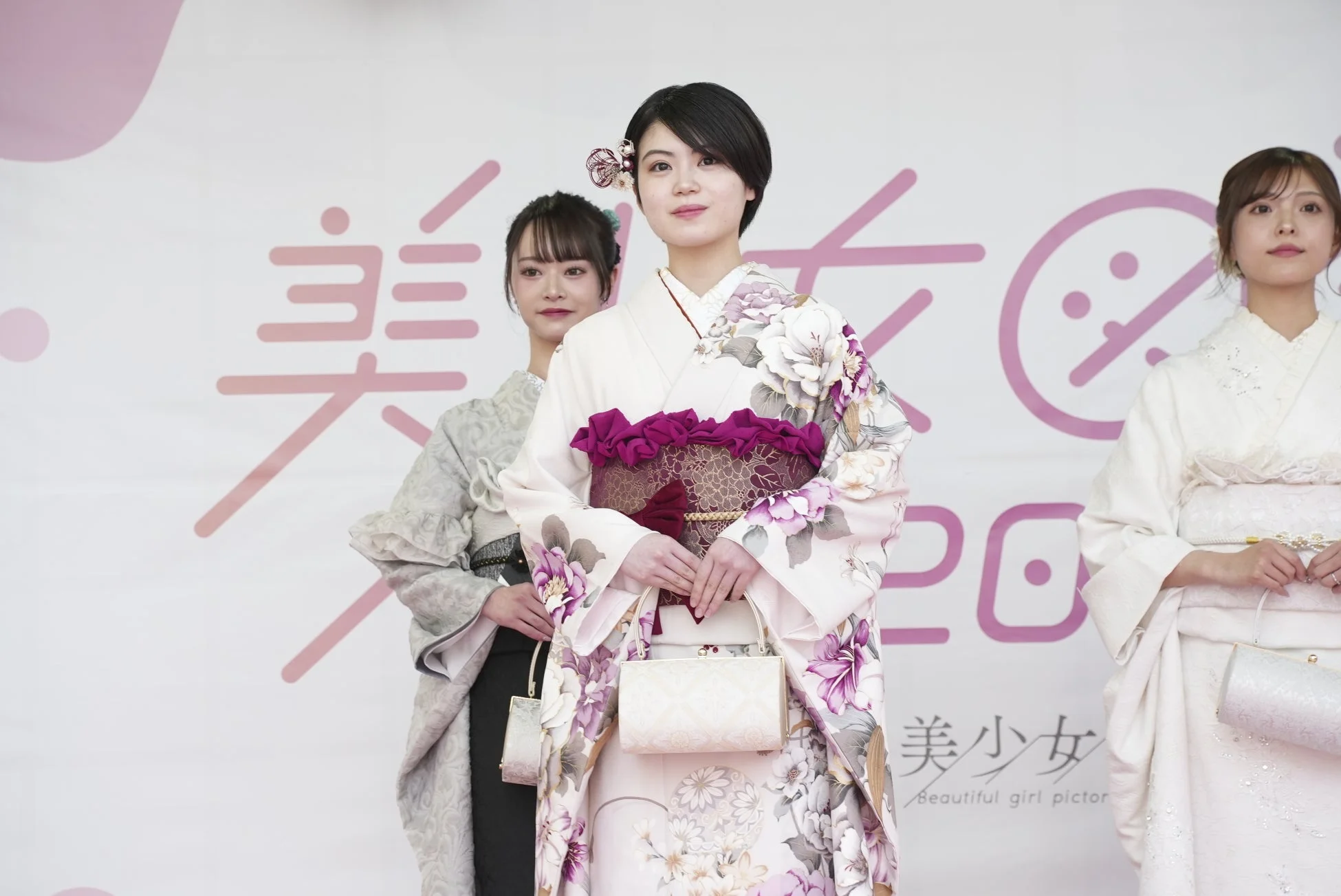 着物姿の女性たち