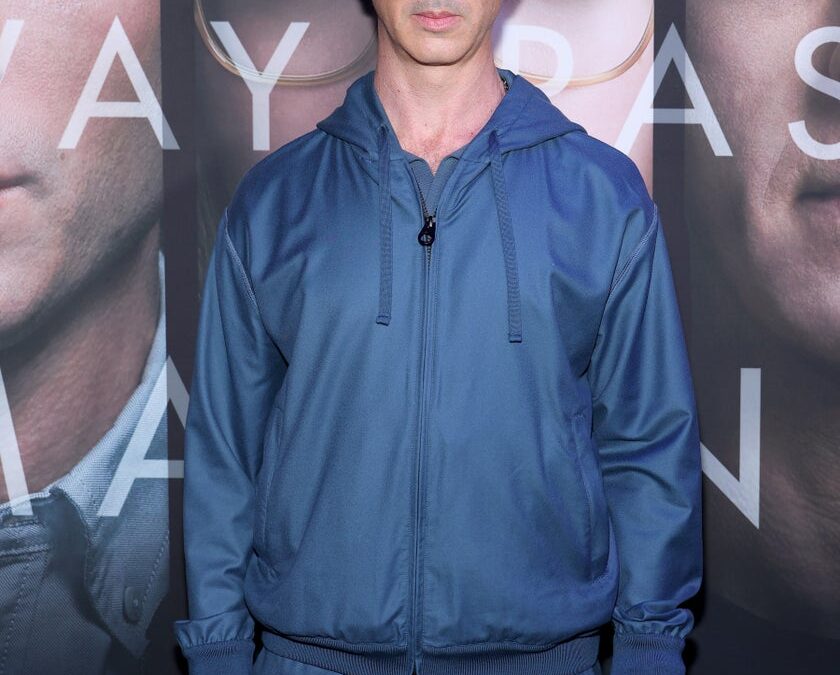 【ロロ・ピアーナ】 ジェレミー・ストロングが、映画 『The Social Reckoning（原題）』のワールドプレミアでロロ・ピアーナを着用