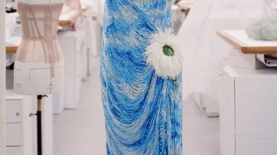 【Dior】グレタ・リーがアカデミー映画博物館ガラで纏ったドレスのサヴォワールフェールを公開